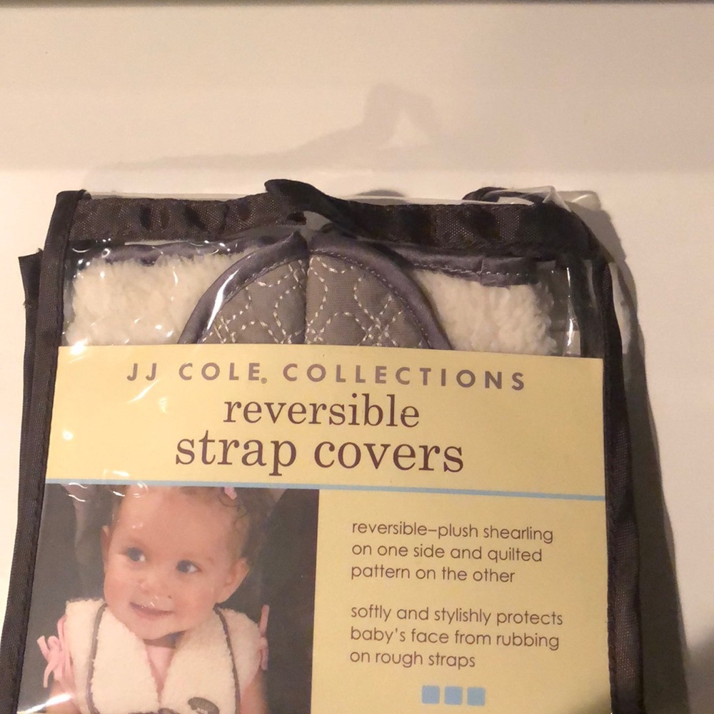 Reversible strap covers